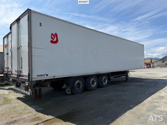 Schmitz Cargobull with refrigeration/freezing unit Schmitz Cargobull with refrigeration/freezing unit 2015 2 image 23