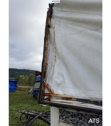 Tyllis trailer with chip body and tipper – hydraulic side Tyllis trailer with chip body and tipper – hydraulic side 2009 2...