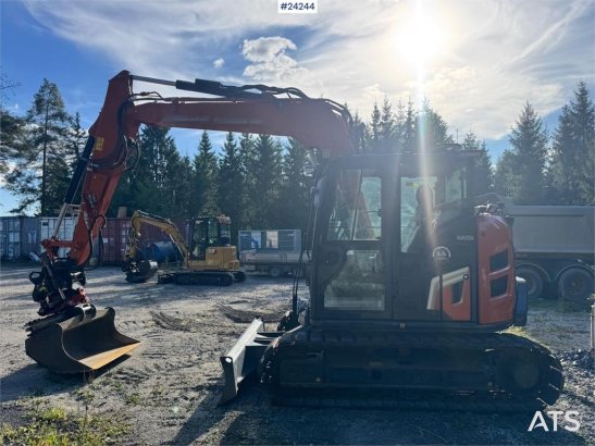 Hitachi ZX95US-7 Excavator w/ Rototilt w/ grab – 2 buckets ZX95US-7 Excavator w/ Rototilt w/ grab – 2 buckets 2024 2 Crawl...