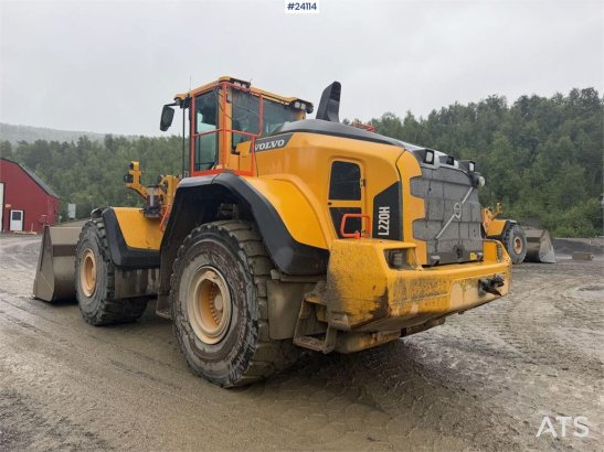 Volvo L220H wheel loader w/ lever control, bucket and sc L220H wheel loader w/ lever control, bucket and sc 2023 2 Wheel L...