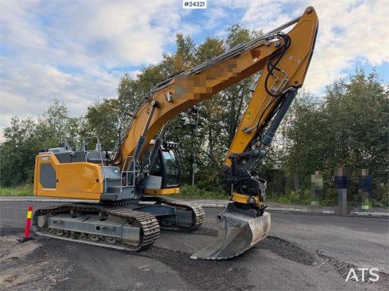 Liebherr R930 LC excavator w/ 2 buckets and GPS. WATCH VIDE R930 LC excavator w/ 2 buckets and GPS. WATCH VIDE 2022 2 Craw...