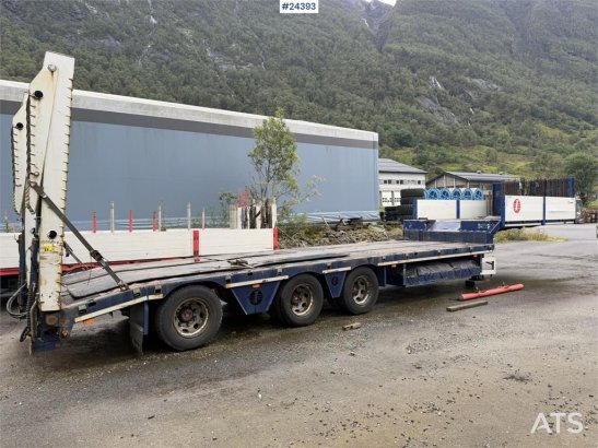 Istrail 3 akslet Low Loader Semi-Trailer with Hydraulic Ra Istrail 3 akslet Low Loader Semi-Trailer with Hydraulic Ra 2018...