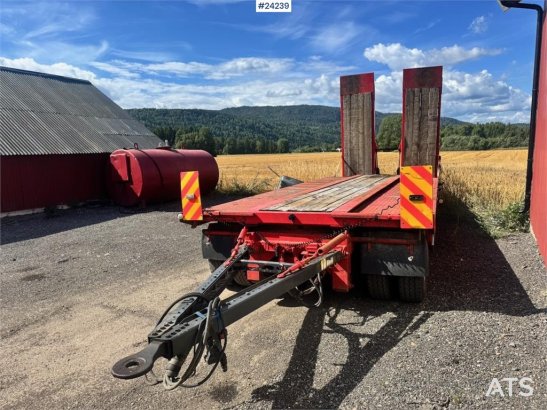 Forss-Parator Machine Trailer with Hydraulic Ramps Forss-Parator Machine Trailer with Hydraulic Ramps 1978 2 Lowloader tra...