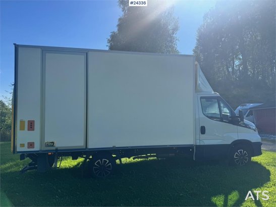 Iveco 35S16 8-Pallet Box Truck with 2 Sets of Tyres 35S16 8-Pallet Box Truck with 2 Sets of Tyres 2022 2 Small Vans image 8