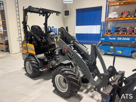 GiANT G2200 Wheel Loader w/ Pallet Forks and 2 Buckets – Giant G2200 Wheel Loader w/ Pallet Forks and 2 Buckets – 2021 2 W...