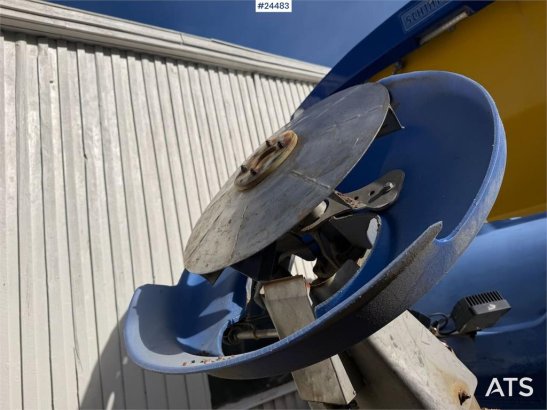 Stratos B90-42 sand spreader – 9 cubic meters Stratos B90-42 sand spreader – 9 cubic meters 2013 2 image 8