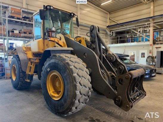 Volvo L110E Wheel Loader WATCH VIDEO L110E Wheel Loader WATCH VIDEO 2003 2 Wheel Loaders image 8