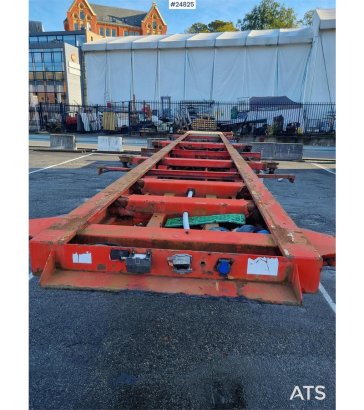 Fruehauf Container chassis for 20- and 40-Foot Containers Container chassis for 20- and 40-Foot Containers 2000 2 image 8