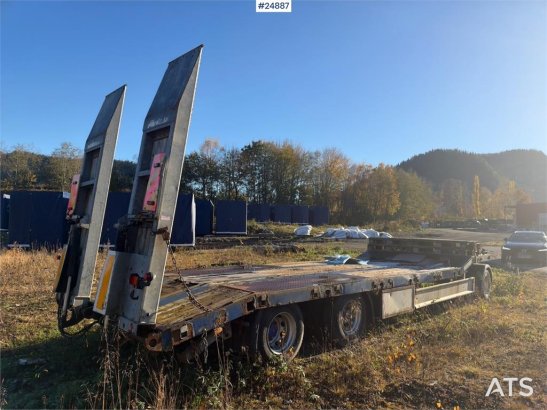 Damm machinery trailer with hydraulic ramps – Delivered Damm machinery trailer with hydraulic ramps – Delivered 2007 2 Low...