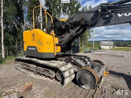 Volvo ECR145EL Tracked excavator with rail wheels – 4,30 ECR145EL Tracked excavator with rail wheels – 4,30 2015 2 Crawler...