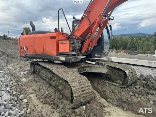 Hitachi ZX210LC-5B Tracked excavator w/ tilt, bucket and G ZX210LC-5B Tracked excavator w/ tilt, bucket and G 2013 2 Crawl...