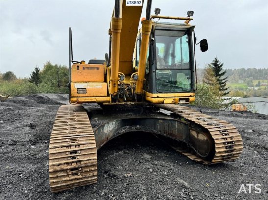 Komatsu PC240LC-6K Crawler Excavator w/ Digging Bucket. PC240LC-6K Crawler Excavator w/ Digging Bucket. 2001 2 Crawler Exc...