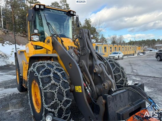 Volvo L90F wheel loader with a bucket 10140 2007 2 Wheel Loaders image 9