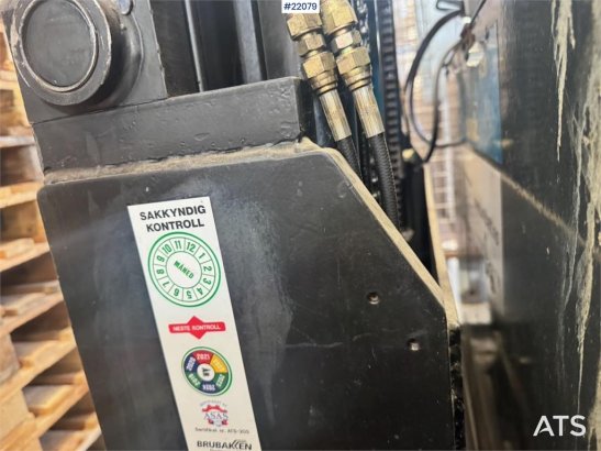 Rocla S16 reach truck with charger Rocla S16 reach truck with charger 2001 2 Forklift image 24