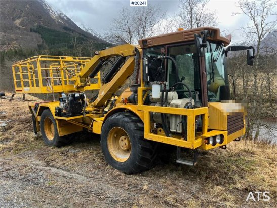 Hydrema 912B w/ 2007 Essverk Platform 912 lift with basket Hydrema 912B w/ 2007 Essverk Platform 912 lift with basket 2003...