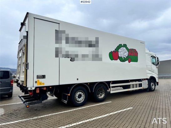 Volvo FH420 6x2 box truck with fridge/freezer unit – Bus 590 2021 2 image 24