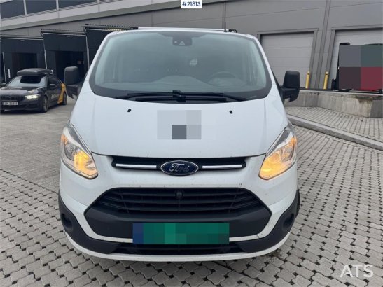 Ford Transit 4x2 Van with 2 Sets of Tires Transit 4x2 Van with 2 Sets of Tires 2016 2 Small Vans image 84