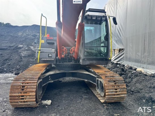 Hitachi ZX210LC-3 crawler excavator with digging bucket, g ZX210LC-3 crawler excavator with digging bucket, g 2008 2 Crawl...