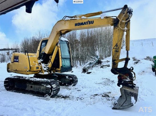Komatsu PC60-7 crawler excavator with powertilt and 3 buck PC60-7 crawler excavator with powertilt and 3 buck 1994 2 Crawl...