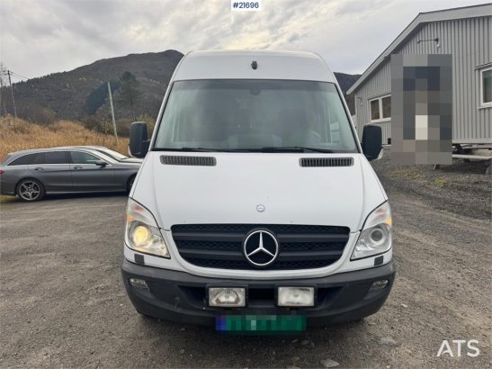 Mercedes-Benz Sprinter 316 w/ Lift REPAIR OBJECT Sprinter 316 w/ Lift REPAIR OBJECT 2011 2 Small Vans image 24