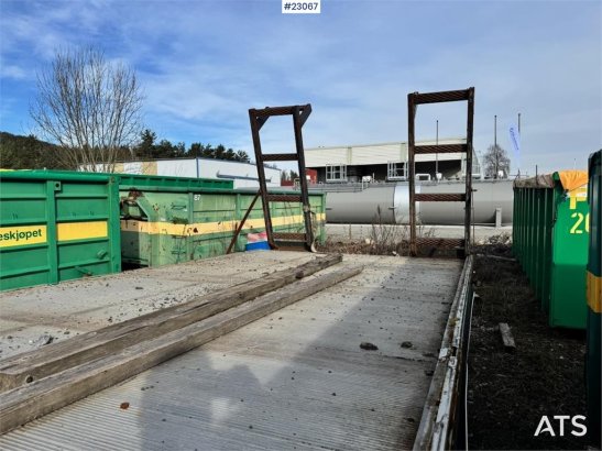 Hengsrød 2-axle machinery trailer – manual ramps Hengsrød 2-axle machinery trailer – manual ramps 2000 2 Lowloader trailer...