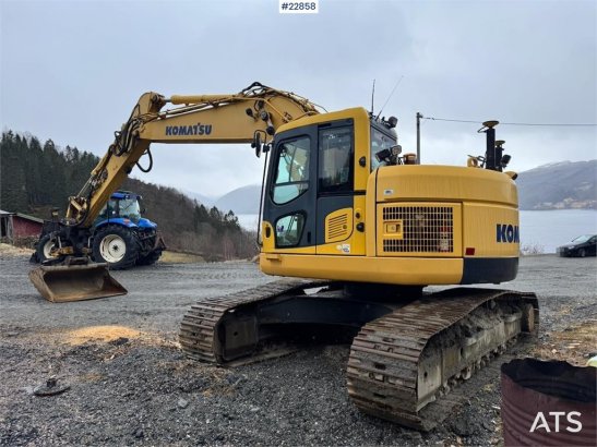 Komatsu PC228USLC-8 crawler excavator w/ rototilt w/ grab PC228USLC-8 crawler excavator w/ rototilt w/ grab 2011 2 Crawler...