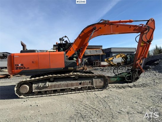 Hitachi ZX290LC-5B excavator with a digging bucket ZX290LC-5B excavator with a digging bucket 2013 2 Crawler Excavators im...