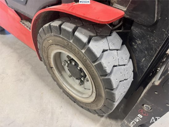 Manitou M135D Forklift – 2400 hours! M135D Forklift – 2400 hours! 2018 2 Forklift image 9