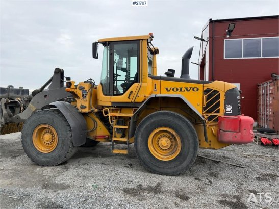 Volvo L90F wheel loader w/ Volvo gravel bucket. WATCH VI 10140 2011 2 Wheel Loaders image 9