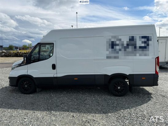 Iveco 35S16 4x2 4-pallet van with 1 sliding door 35S16 4x2 4-pallet van with 1 sliding door 2020 2 Small Vans image 9
