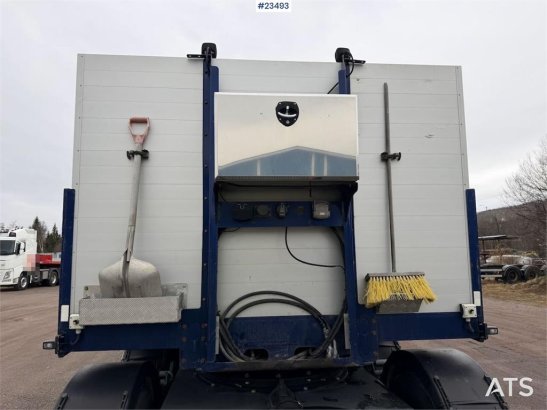 Istrail 3 axle machine trailer w/ 2 sets of tires, boom, t Istrail 3 axle machine trailer w/ 2 sets of tires, boom, t 2013...
