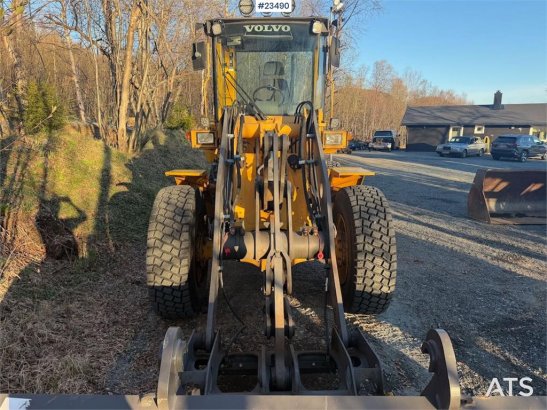 Volvo L50C wheel loader w/ 3 buckets, pallet forks, plow L50C wheel loader w/ 3 buckets, pallet forks, plow 1996 2 Wheel L...