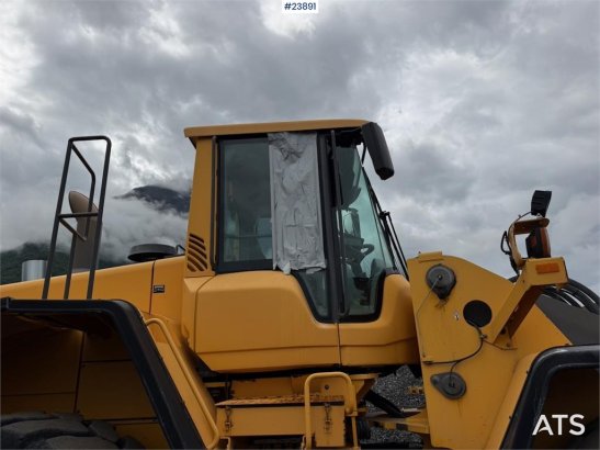 Volvo L180F Wheel loader with bucket L180F Wheel loader with bucket 2008 2 Wheel Loaders image 24