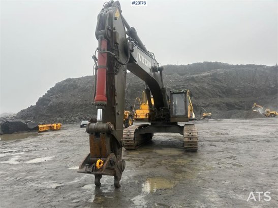 Volvo EC700CL crawler excavator w/ one bucket – Hydrauli EC700CL crawler excavator w/ one bucket – Hydrauli 2012 2 Crawler...