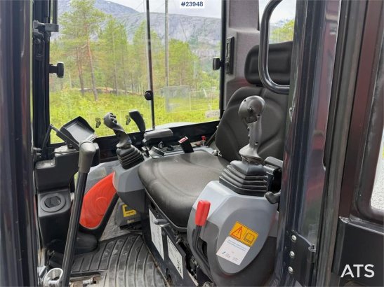 Kubota U35-3 mini excavator with 3 buckets, rototilt, and U35-3 mini excavator with 3 buckets, rototilt, and 2017 2 image 9