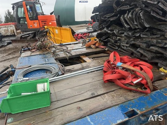 Goldhofer 24/80 machine trailer w/ two sets of tires Goldhofer 24/80 machine trailer w/ two sets of tires 1998 2 Lowloader...