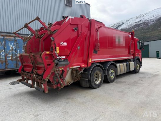 Volvo FM370 6x2 pusher with 2 chamber refuse truck with FM370 6x2 pusher with 2 chamber refuse truck with 2018 2 image 9