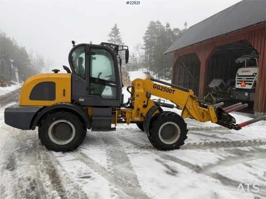 Günter Grossmann Ladowarka GG2500T telehandler with a bucket and l Günter Grossmann Ladowarka GG2500T telehandler with a b...