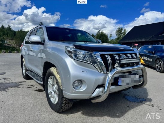 Toyota Land Cruiser – 190 HP – 2 Sets of Tires Land Cruiser – 190 HP – 2 Sets of Tires 2014 2 Small Vans image 9