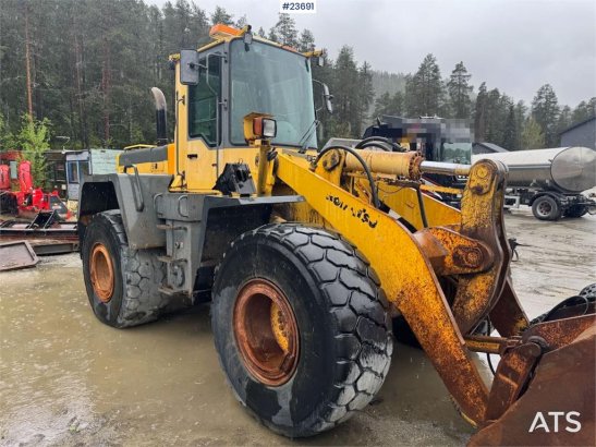 Komatsu WA380 Wheel Loader – Bucket and Joystick Steering 848 1998 2 Wheel Loaders image 9