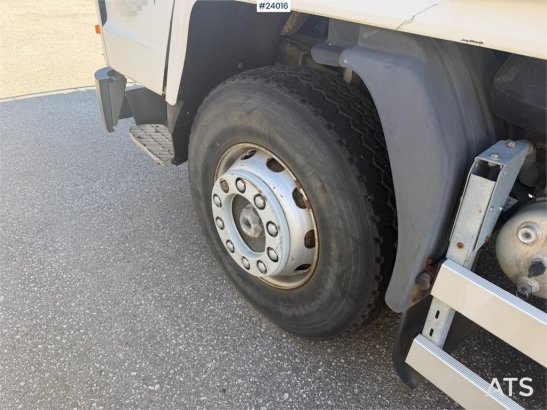 Volvo FL12 380 Tractor Unit with 2000 Vang Trailer FL12 380 Tractor Unit with 2000 Vang Trailer 1995 2 Tractor Units image 24