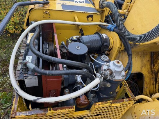 Komatsu PC240LC-7K excavator w/ 2 buckets – prepared for m PC240LC-7K excavator w/ 2 buckets – prepared for m 2005 2 Crawl...