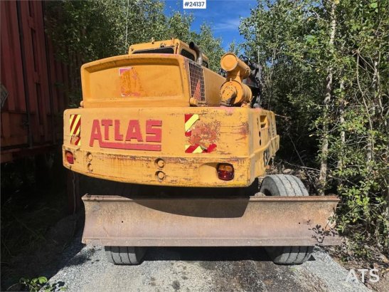Atlas 1304 Wheeled Excavator – 2 Buckets 1304 Wheeled Excavator – 2 Buckets 1989 2 Wheeled Excavators image 9