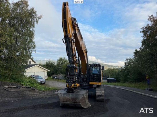 Liebherr R930 LC excavator w/ 2 buckets and GPS. WATCH VIDE R930 LC excavator w/ 2 buckets and GPS. WATCH VIDE 2022 2 Craw...