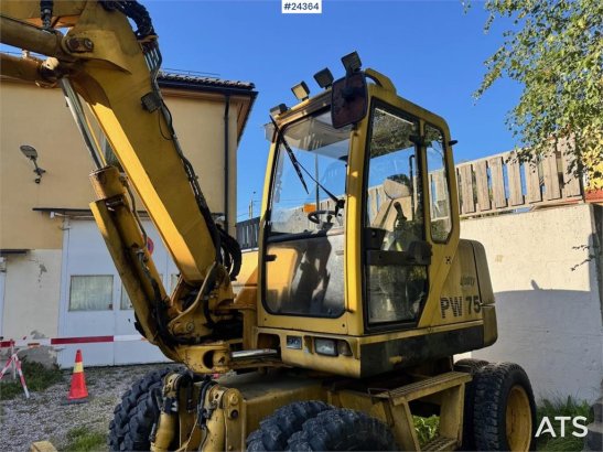 Komatsu PW75 Wheeled Excavator w/ Tilting Grading Bucket – 915 1998 2 Wheeled Excavators image 24