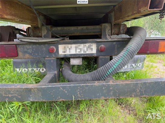 Trailer-Bygg TB 20 tipper trailer. Repair project. TRAILER-BYGG TB 20 tipper trailer. Repair project. 1987 2 Dump trailers...