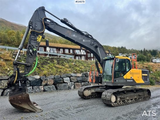 Volvo EC200EL Excavator with Steelwrist Rototilt and 2 B EC200EL Excavator with Steelwrist Rototilt and 2 B 2019 2 image 9