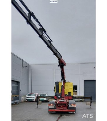 Volvo FH540 8x4 Tridem truck with 35 tm Hiab crane and 2 590 2022 2 Crane trucks image 9