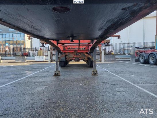 Fruehauf Container chassis for 20- and 40-Foot Containers Container chassis for 20- and 40-Foot Containers 2000 2 image 9