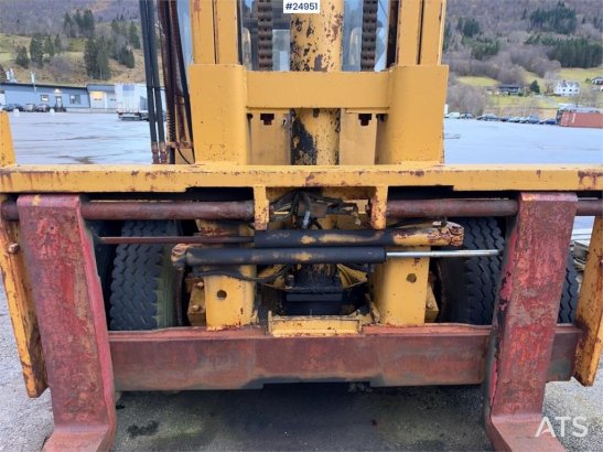 Hyster Forklift with hydraulic forks – Needs repair Forklift with hydraulic forks – Needs repair 2 Forklift image 9